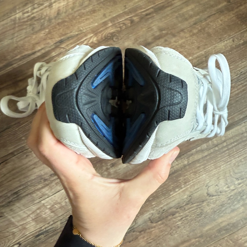 ADIDAS TEMPER RUN size 10 - Picture 5 of 7